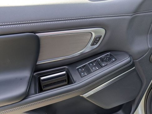 New 2025 Ford Expedition Platinum w/ Driver's Package image 16