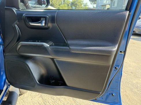 Used 2016 Toyota Tacoma 4x4 Double Cab image 13