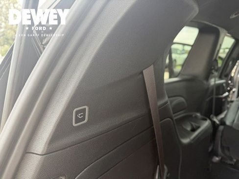 Used 2025 Chrysler Pacifica Select FWD image 34