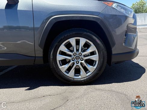 Used 2019 Toyota RAV4 XLE Premium w/ Cold Weather Package AWD/4WD image 8
