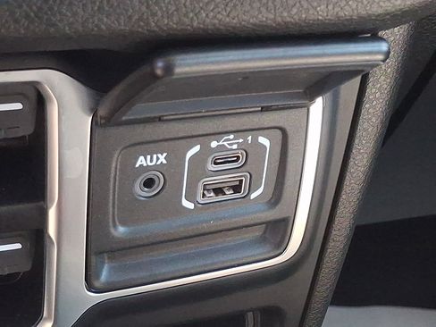 Used 2025 Jeep Wrangler Unlimited Sport AWD/4WD image 23
