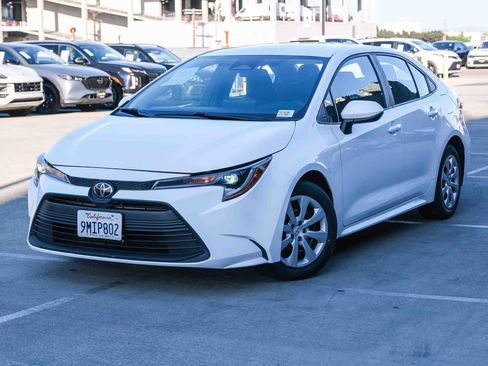 Certified 2024 Toyota Corolla LE FWD image 1