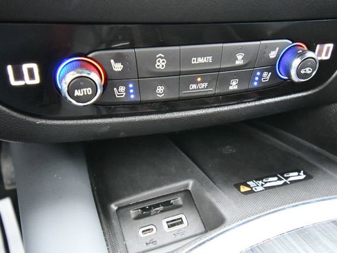 Used 2023 Buick Enclave Premium w/ Experience Buick Package AWD/4WD image 28
