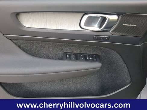 Certified 2025 Volvo XC40 B5 Ultra w/ Protection Package Premier image 13