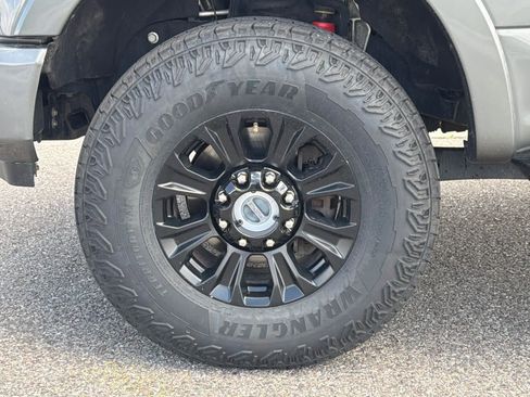 Certified 2022 Ford F350 Platinum w/ Tremor Off-Road Package AWD/4WD image 25