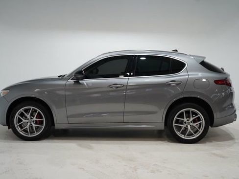 Used 2020 Alfa Romeo Stelvio Ti w/ Active Blind Spot Package AWD/4WD image 4