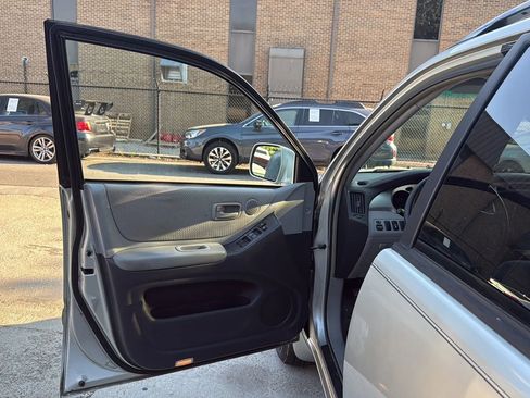 Used 2004 Toyota Highlander 2WD V6 image 15