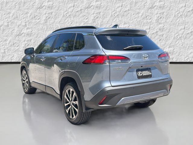 Used 2023 Toyota Corolla Cross XLE FWD image 5