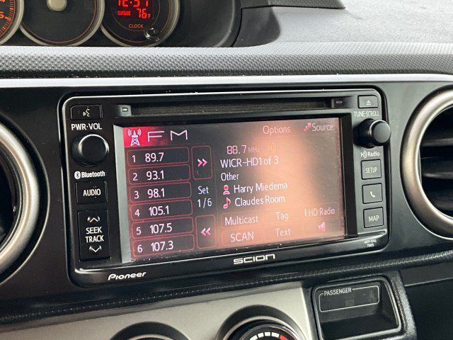 Used 2015 Scion xB FWD image 12