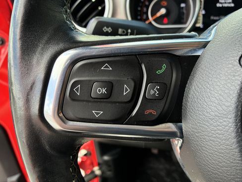 Used 2018 Jeep Wrangler Unlimited Sahara w/ Cold Weather Group AWD/4WD image 29