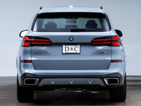 Used 2026 BMW X5 xDrive50e w/ M Sport Package AWD/4WD image 5