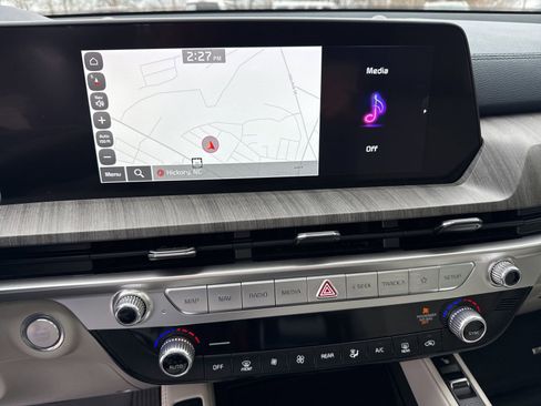 Used 2023 Kia Telluride EX image 30