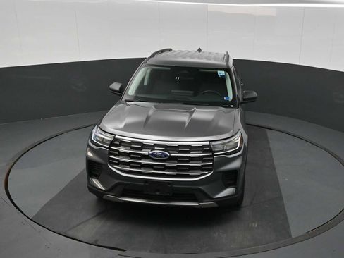 Used 2025 Ford Explorer Active AWD/4WD image 12