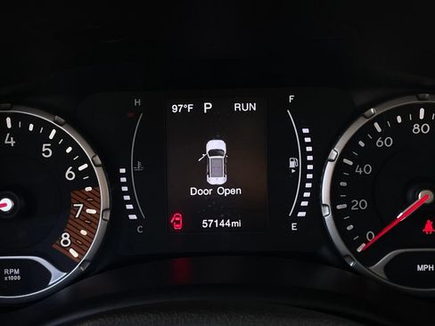 Used 2023 Jeep Renegade Latitude AWD/4WD image 15