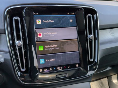 Used 2024 Volvo XC40 Recharge Ultimate w/ Protection Package Premier image 21