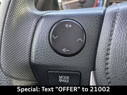 Used 2018 Toyota Corolla LE image 29