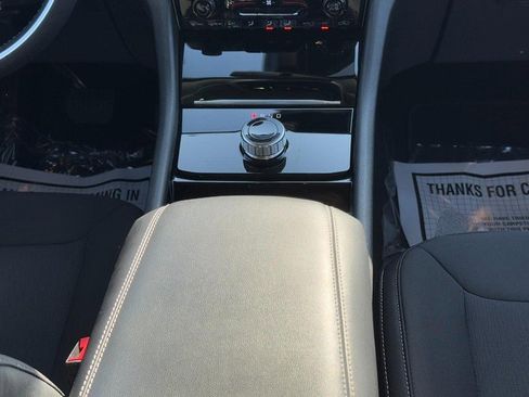 Used 2023 Jeep Grand Cherokee Laredo image 15