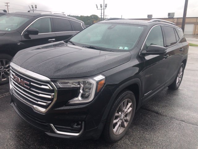 Used 2023 GMC Terrain SLT w/ Infotainment Package II AWD/4WD image 3