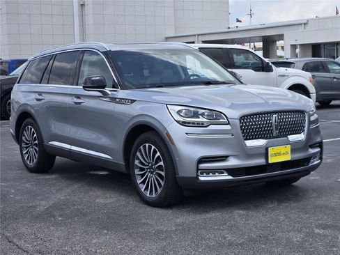 Used 2022 Lincoln Aviator Reserve w/ Equipment Group 201A AWD/4WD image 3