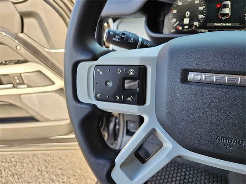Used 2024 Land Rover Defender 110 SE image 11