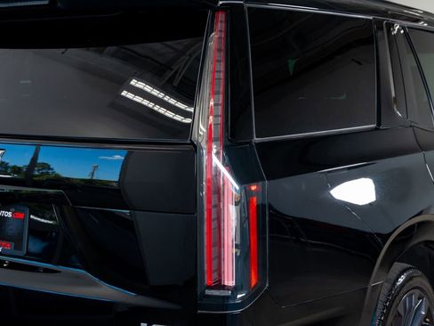 Used 2025 Cadillac Escalade V image 9