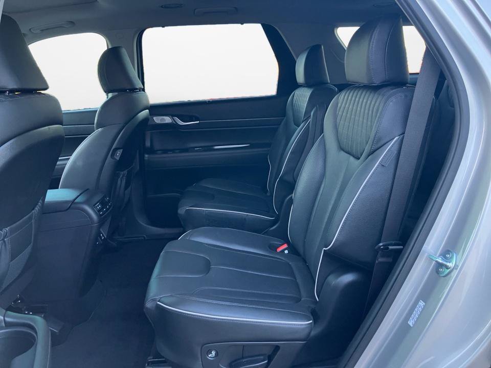 Used 2024 Hyundai Palisade Limited AWD/4WD image 16
