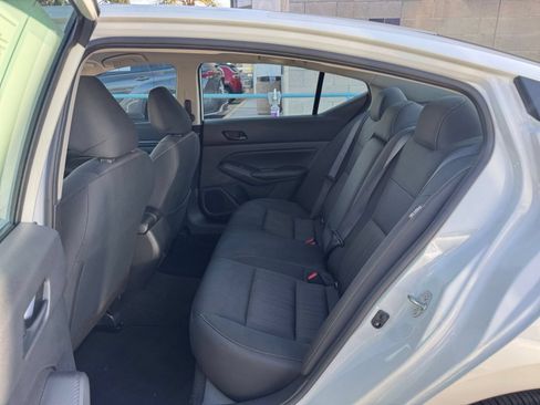Used 2025 Nissan Altima 2.5 SV FWD image 26