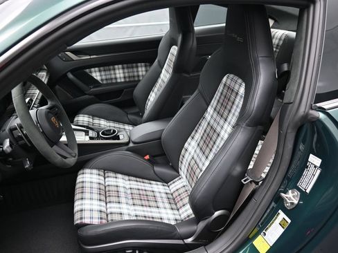 Certified 2025 Porsche 911 Turbo AWD/4WD image 9