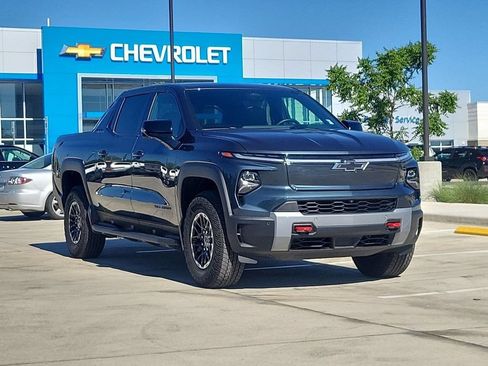 Used 2026 Chevrolet Silverado EV Trail Boss w/ LPO, Gameday Tailgate Package AWD/4WD image 2