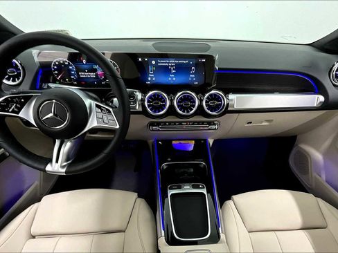 New 2025 Mercedes-Benz GLB 250 image 5