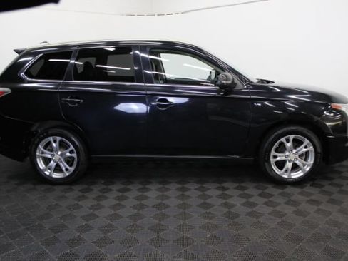Used 2014 Mitsubishi Outlander GT AWD/4WD image 5