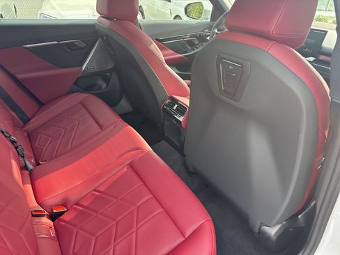 Used 2025 BMW 540i xDrive image 19