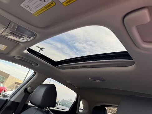 Used 2023 Hyundai Kona Limited image 15