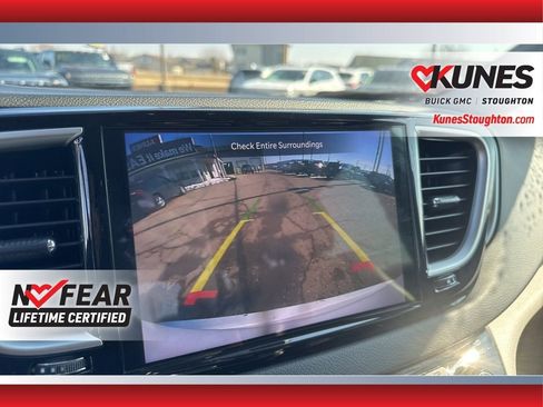 Used 2023 Chrysler Pacifica Touring-L FWD image 34