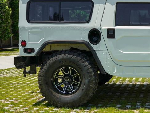 Used 1995 HUMMER H1 4-Door Wagon image 10