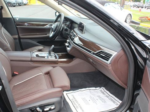 Used 2020 BMW 750i xDrive 750i xDrive image 18