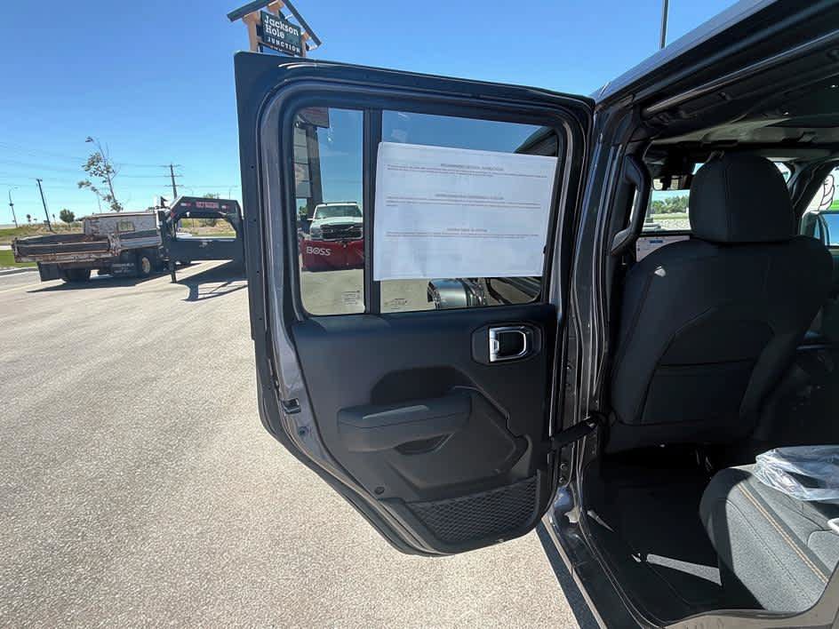New 2026 Jeep Gladiator Sport AWD/4WD image 17