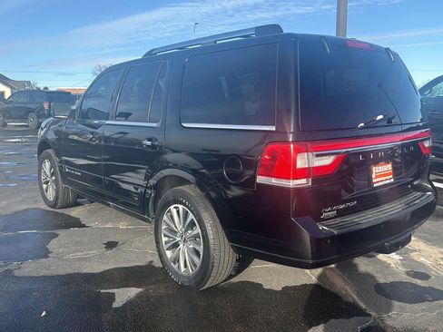 Used 2016 Lincoln Navigator Select image 2