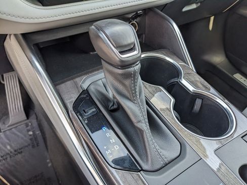 Used 2023 Toyota Highlander Limited FWD image 31