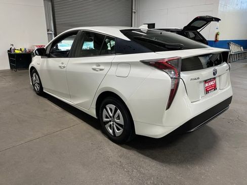 Used 2016 Toyota Prius Four w/ Advanced Technology Package FWD image 5