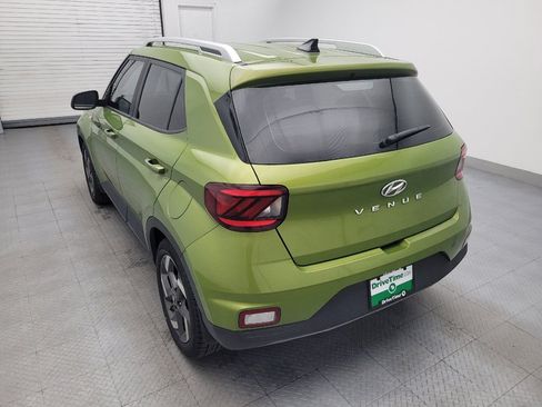 Used 2022 Hyundai Venue SEL FWD image 3