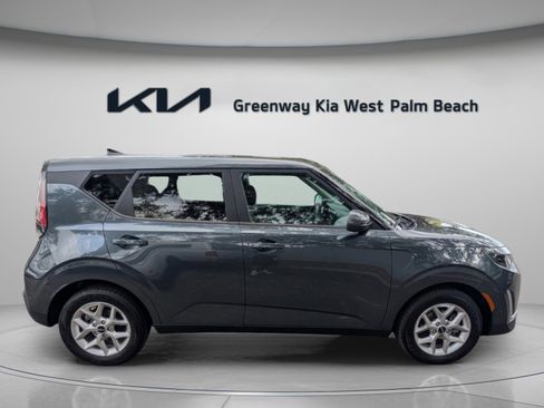 Used 2023 Kia Soul LX w/ LX Technology Package image 7