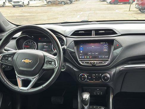 Used 2021 Chevrolet TrailBlazer ACTIV w/ Technology Package FWD image 23