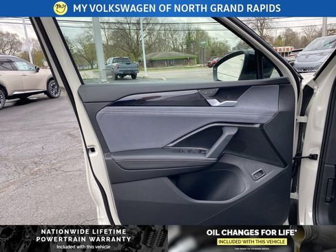 New 2026 Volkswagen Tiguan SE R-Line image 6