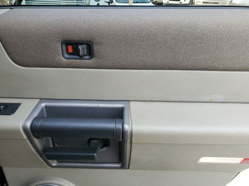 Used 2004 HUMMER H2 image 34
