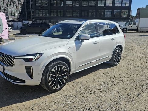 Certified 2025 Volvo XC90 T8 Plus w/ Protection Package Premier image 1