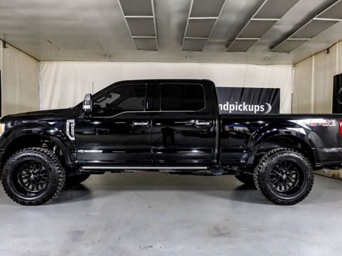 Used 2022 Ford F250 Platinum w/ FX4 Off-Road Package image 12