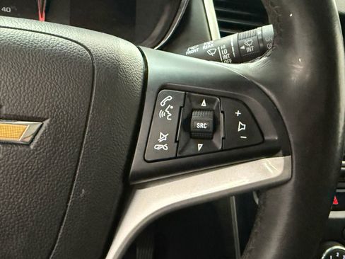 Used 2020 Chevrolet Trax LT w/ LT Convenience Package image 27