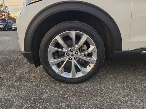 Used 2022 Ford Explorer Platinum w/ Equipment Group 601A image 29