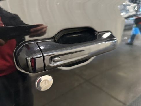 Used 2021 Jeep Gladiator Overland image 36